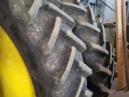 Bild 2:Pflegeräder John Deere 6R