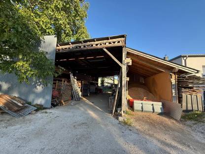 Bild 3:Carport/Halle