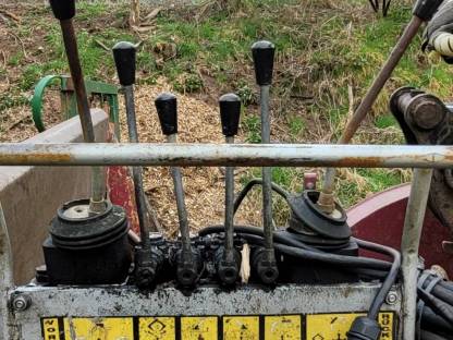 Bild 2:Häcksler HH520/30Z Kran BGU Heizohack