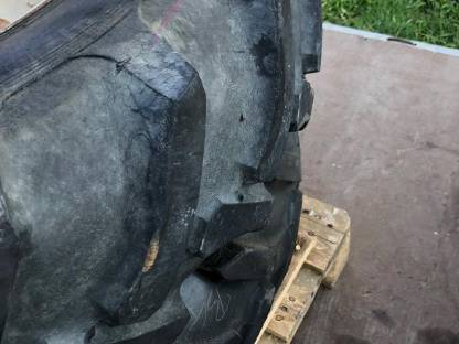 Bild 5:Komplettrad 2 Stk. 12,4 R28 320/85R38 mit Felge