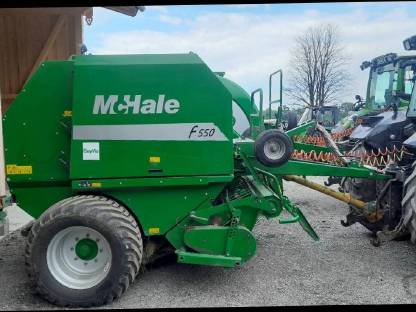 Bild 3:Rundballenpresse McHale F550