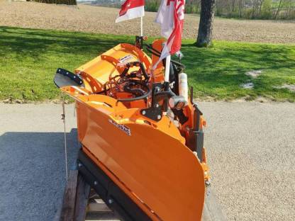 Bild 2:Neuer Hydrac VPS 290 Schneepflug