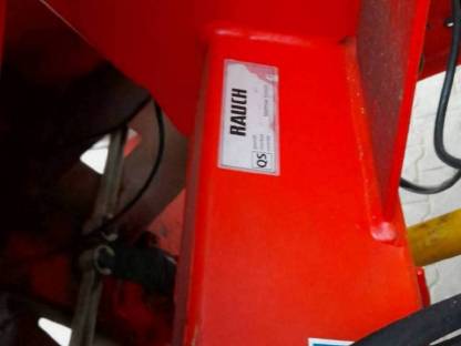 Bild 7:Rauch Axis 30.1 Düngerstreuer