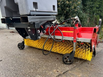 Anbau-Kehrmaschine Heitmann Typ KM530-1850-QS