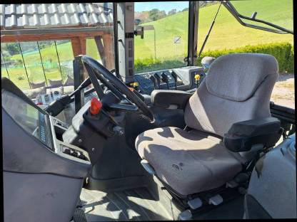 Bild 5:Traktor New Holland TM115