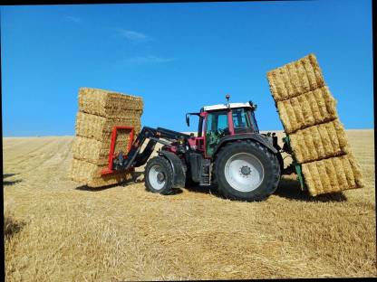 Bild 4:Stroh gehäckselt, geschnitten aus eigener Erzeugung