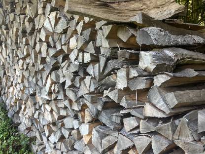 Bild 3:Brennholz Buche und Esche 1,5 Jahre getrocknet