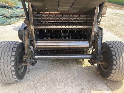 Bild 9:Rundballenpresse Pöttinger Varioprofi 6165 LSC