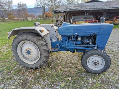 Bild 4:Traktor Ford 2000-8