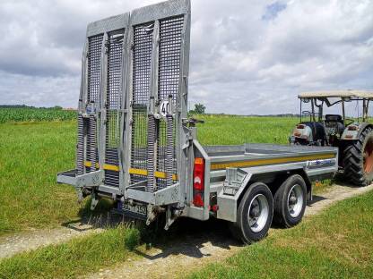 Bild 6:Schmid Tieflader Anhänger Stapler Plattformanhänger Auflaufbremse
