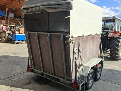 Bild 2:Viehanhänger