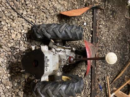 Bild 3:Reform RM 158 und Rotax 199 ccm Teile