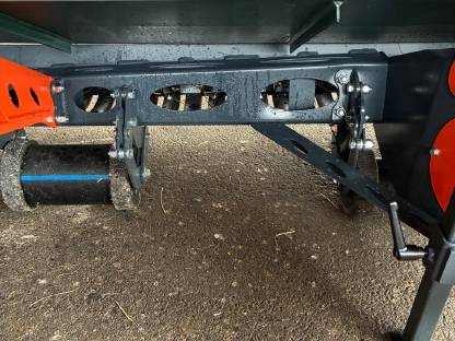 Bild 6:Allroundmax 215 AEBI Heuschieber