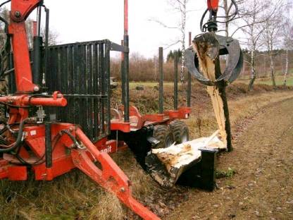 Bild 2:Langholzspalter, Holzspalter, Rückewagen, Forsttechnik