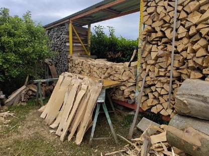 Bild 2:Buchenholz Meterscheit Rotbuche