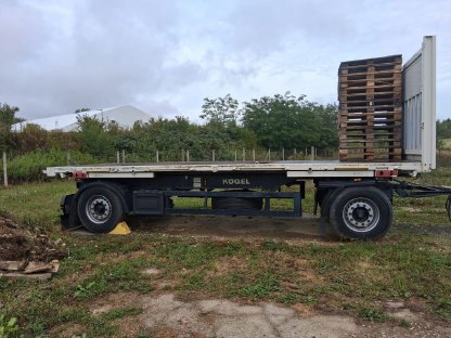 Bild 2:Kögel Anhänger mit Krone Plateau WAB, idealer Ballenanhänger