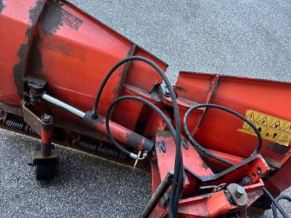 Bild 2:Schneepflug für Iseki Kubota Variopflug