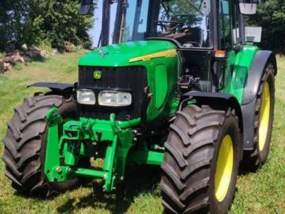 John Deere 6220