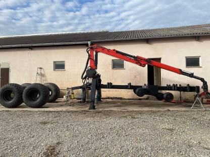 Bild 5:Valtra 6750 HI, Lochner Rückewagen