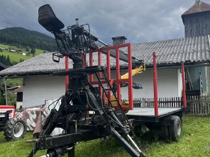 Bild 2:Holzanhänger/Holzkran Gögl mit Vaggeryd