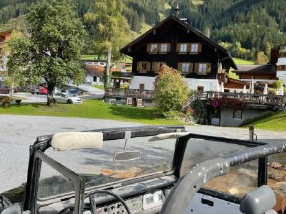 Bild 7:Toyota Landcruiser Oldtimer