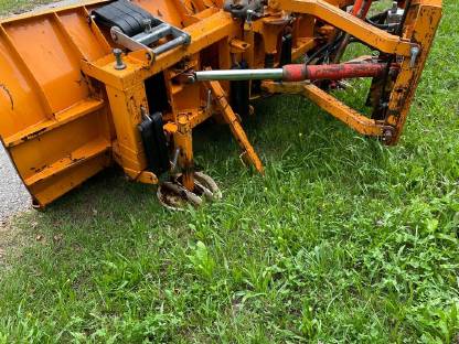 Bild 2:Kahlbacher DS240 Schneepflug