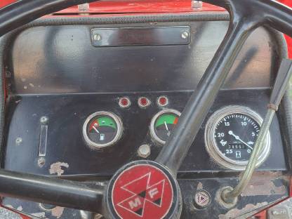 Bild 3:Massey Ferguson 235