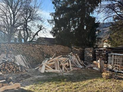 Bild 3:Brennholz