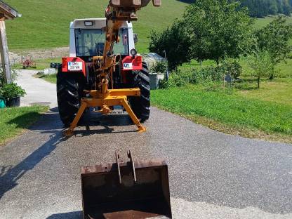 Bild 2:Heckbagger Krüger