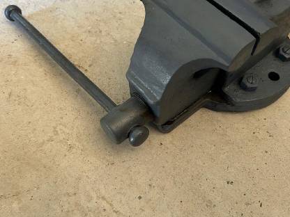 Bild 2:Schraubstock geschmiedet