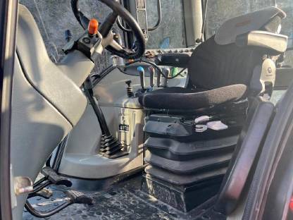 Bild 6:Valtra N101 Forstschlepper