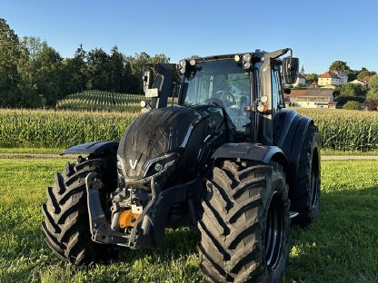 Valtra T235D