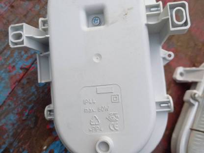 Bild 2:3 Kellerlampen