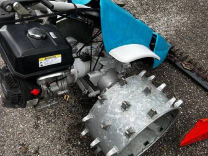 Bild 4:Pucha 141M mit Stachelrädern, Stachelwalze