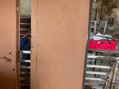 Bild 3:Alte Holztür