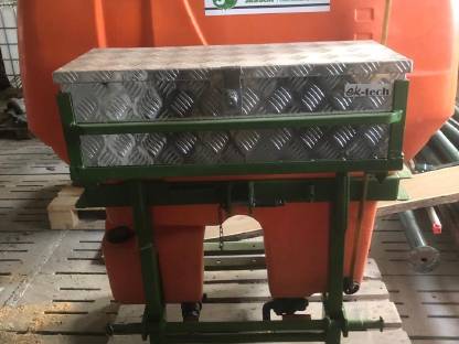 Bild 2:650 l Fronttank