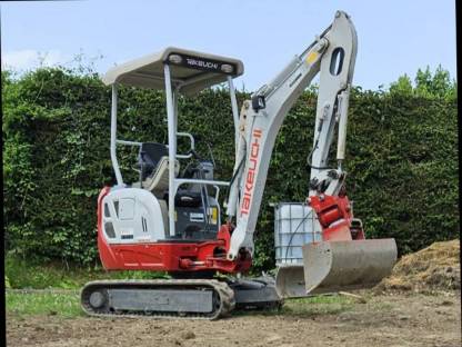 Takeuchi TB216 mit Powertilt