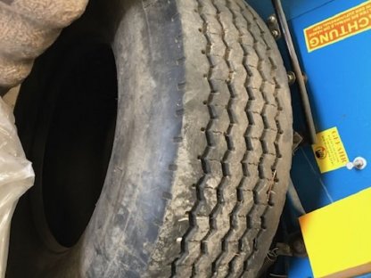 Bild 2:LKW-Reifen 385-65x22,5