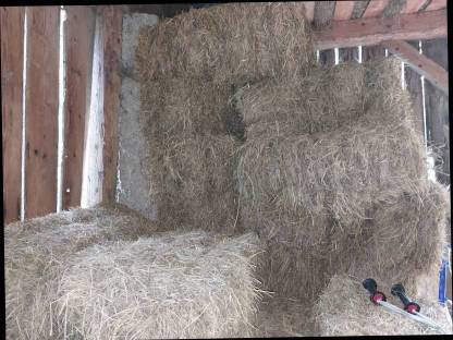 Bild 2:Heu Grumet Kleinballen und Rundballen