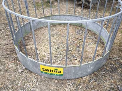 Bild 2:Heuraufe für Schafe