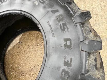 Traktorhinterreifen Trelleborg 650/85 R 38