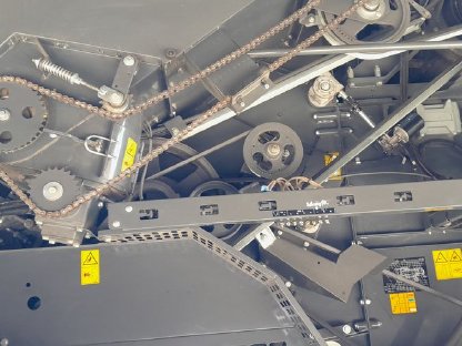 Bild 6:Mähdrescher Fendt 6335 CPL