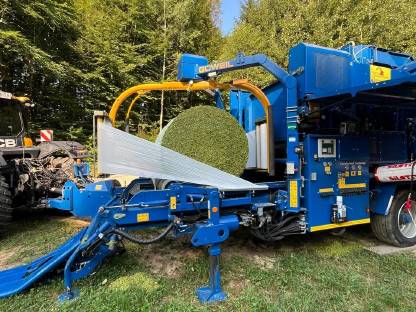 Bild 2:Maisballenpressen Häckseln Maisballen