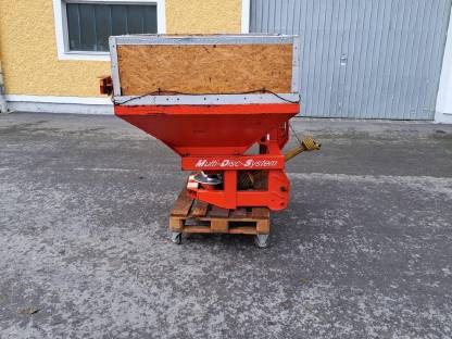 Bild 2:Mineraldüngerstreuer Rauch MDS 701