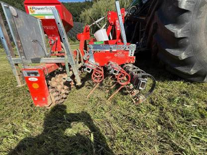 Bild 3:Güttler Greenmaster 300 Nachsaatgerät