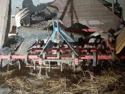 Bild 8:Diverse Landmaschinen zu verkaufen