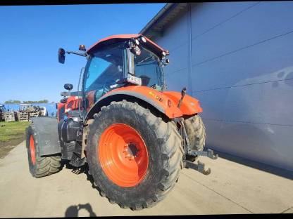 Bild 5:Kubota M7151 Standard Traktor