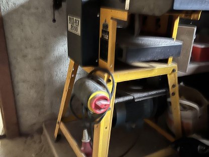 Bild 2:Holzbearbeitungsgeräte