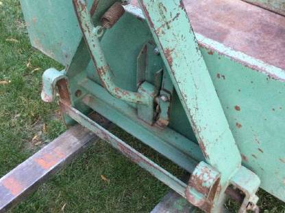 Bild 3:Kippkiste mechanisch 140/95/40cm Traktorkiste