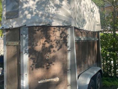 Bild 2:Viehanhänger